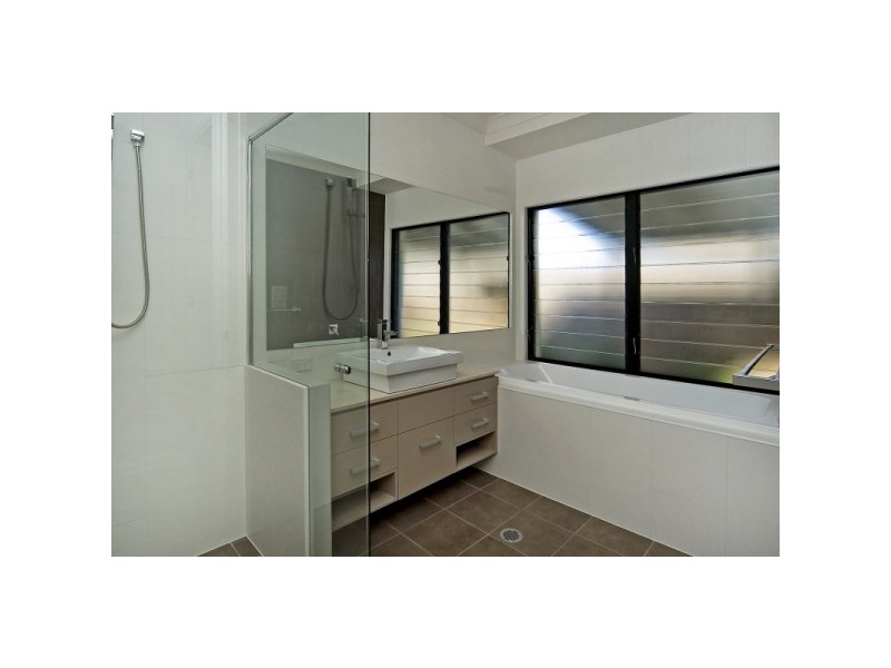 3008 Hillside Walk, Sanctuary Cove QLD 4212