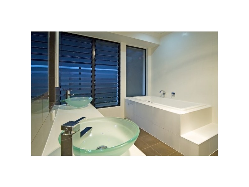 3008 Hillside Walk, Sanctuary Cove QLD 4212