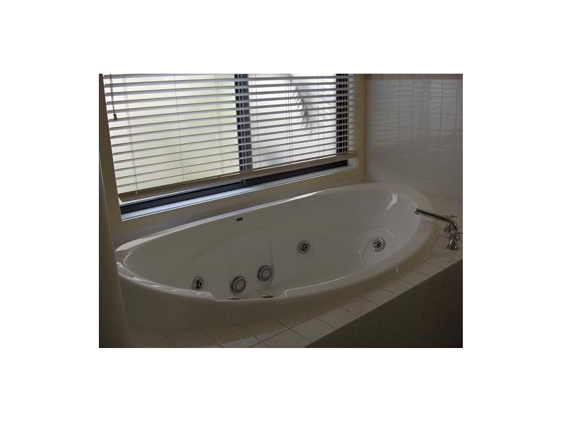 8382  Magnolia Drive East, Hope Island QLD 4212