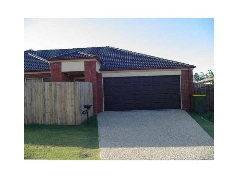 2/1  Firecrest Ave, Upper Coomera QLD 4209
