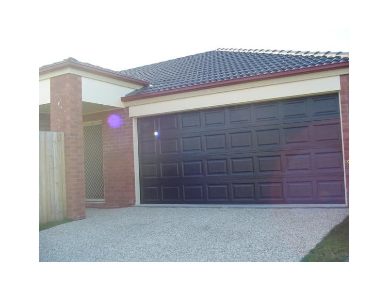 2/1  Firecrest Ave, Upper Coomera QLD 4209