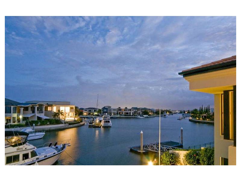 37 The Sovereign Mile, Sovereign Islands QLD 4216