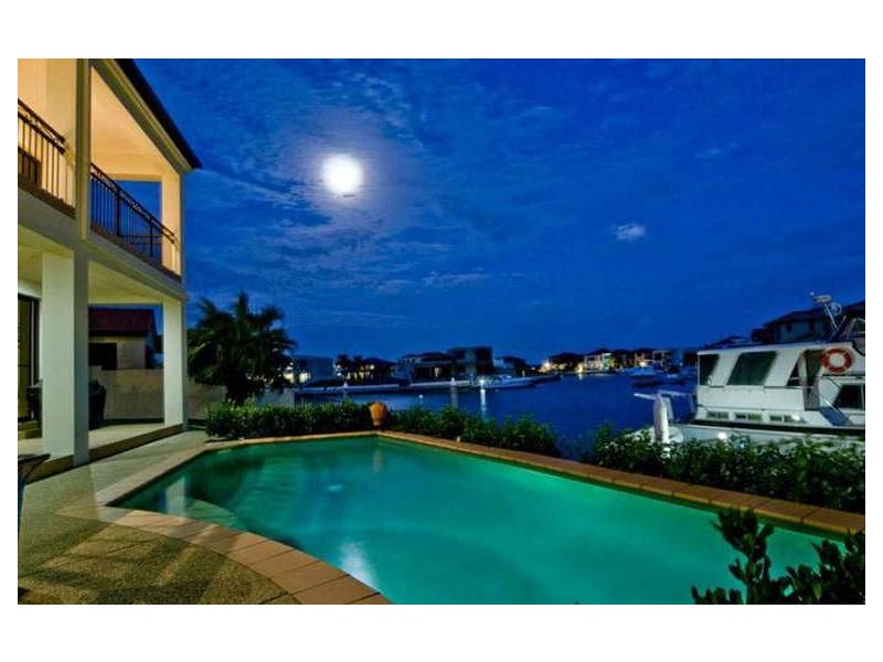 37 The Sovereign Mile, Sovereign Islands QLD 4216