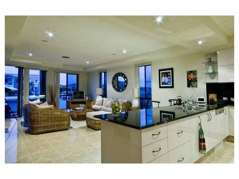 37 The Sovereign Mile, Sovereign Islands QLD 4216