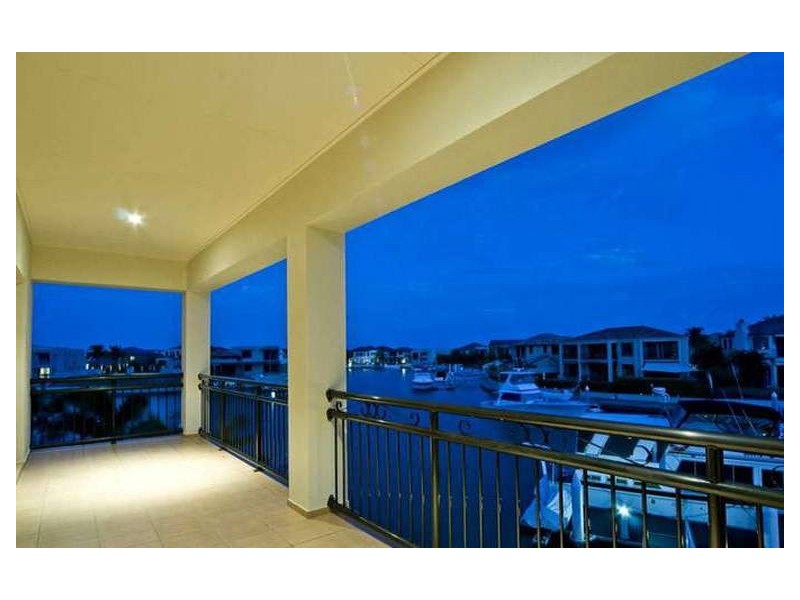 37 The Sovereign Mile, Sovereign Islands QLD 4216