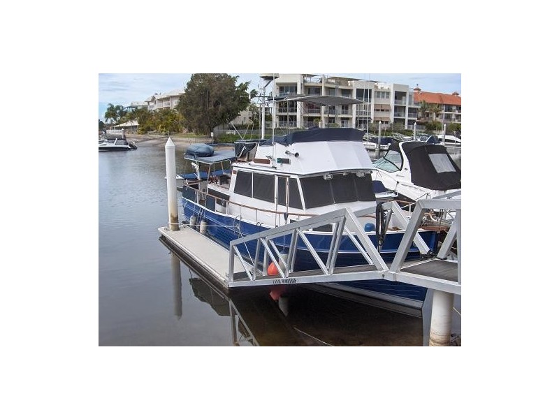 85  Bayview Street, Runaway Bay QLD 4216