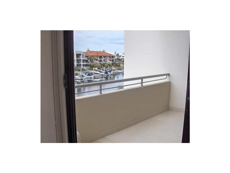 85  Bayview Street, Runaway Bay QLD 4216