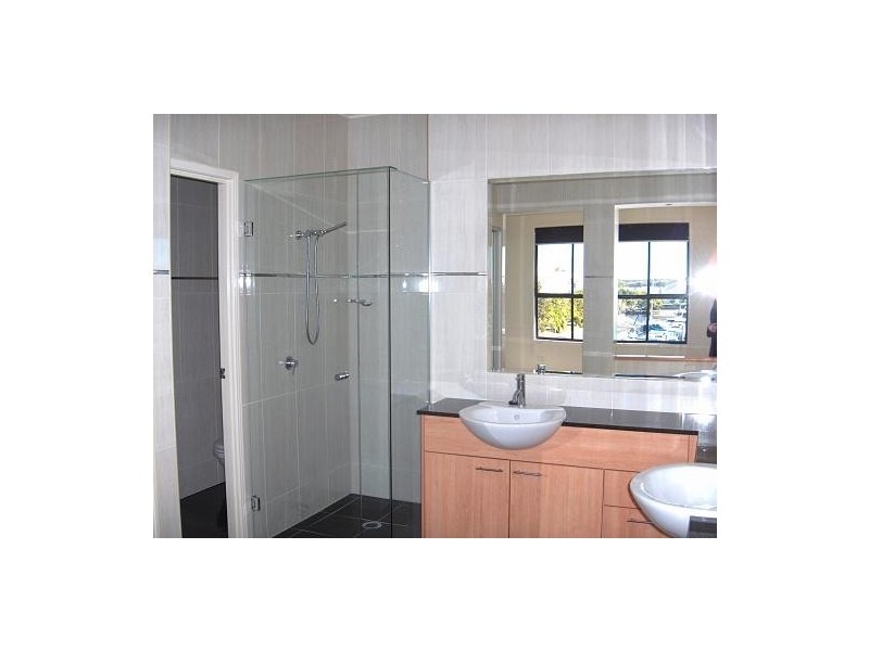 85  Bayview Street, Runaway Bay QLD 4216