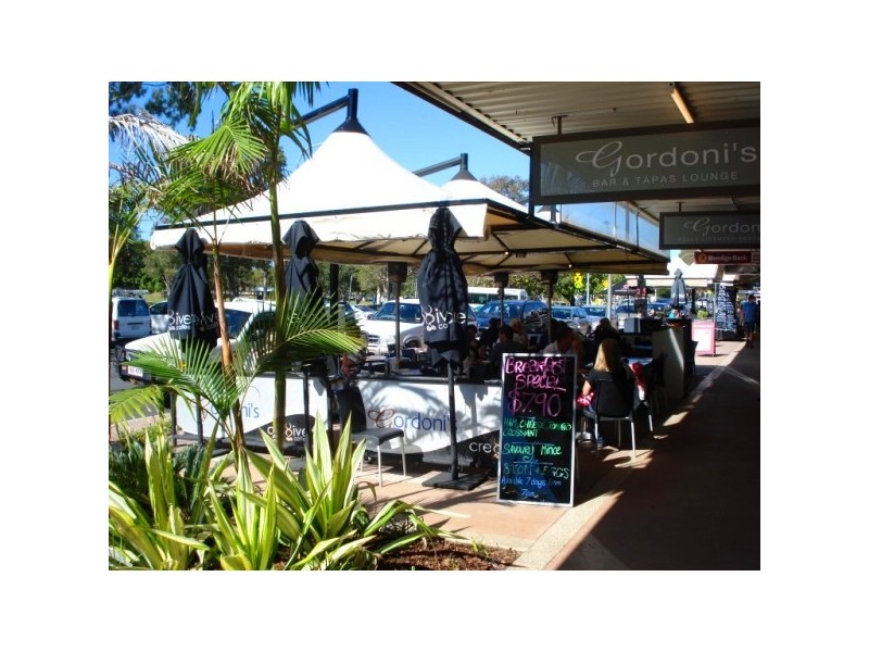 44  Knightsbridge Parade East, Paradise Point QLD 4216