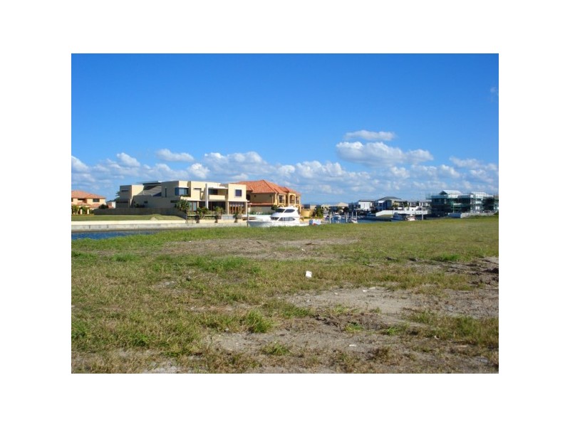 64 Royal Albert Cres, Paradise Point QLD 4216