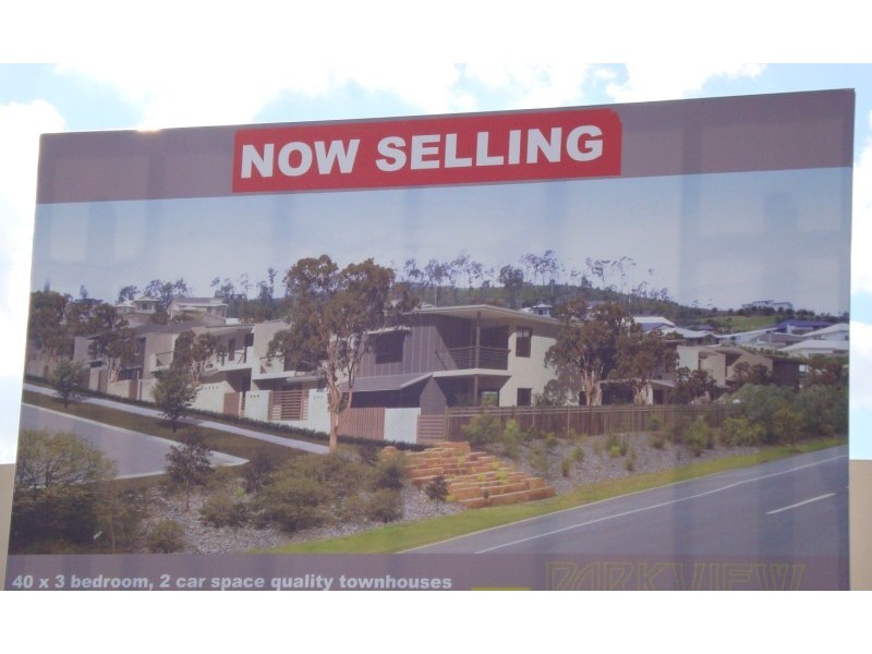 2 SANGSTER CRESENT, Pacific Pines QLD 4211