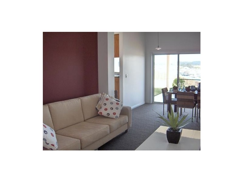 86  Salvardo Street,, Pacific Pines QLD 4211