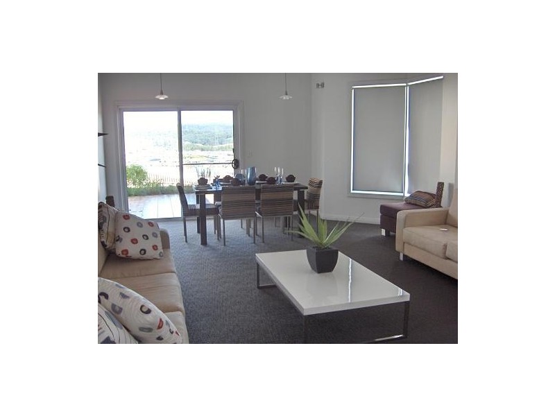 86  Salvardo Street,, Pacific Pines QLD 4211