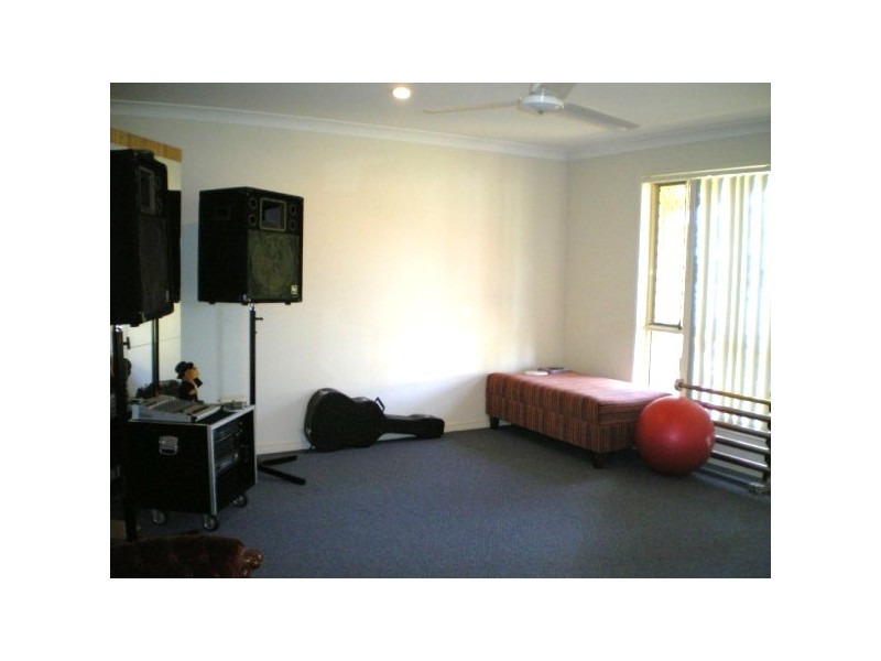 4  Bedivere Dr, Ormeau QLD 4208