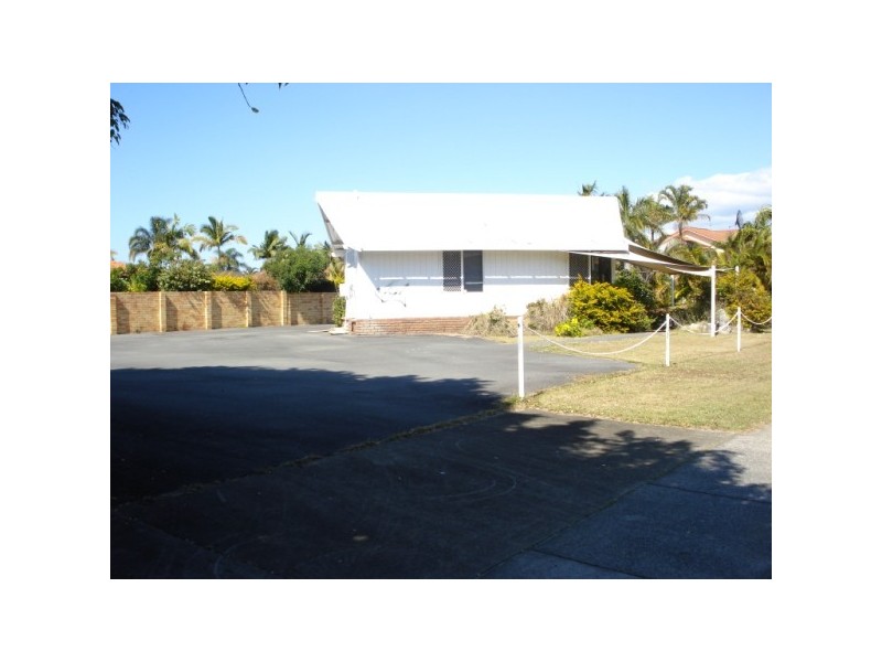 9 Kilbreck Street, Benowa QLD 4217