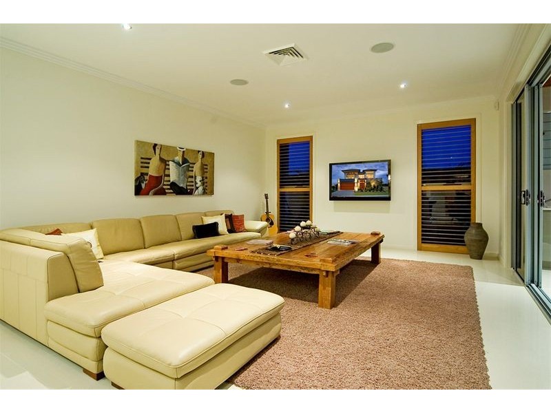 1674 Murten Place, Hope Island QLD 4212