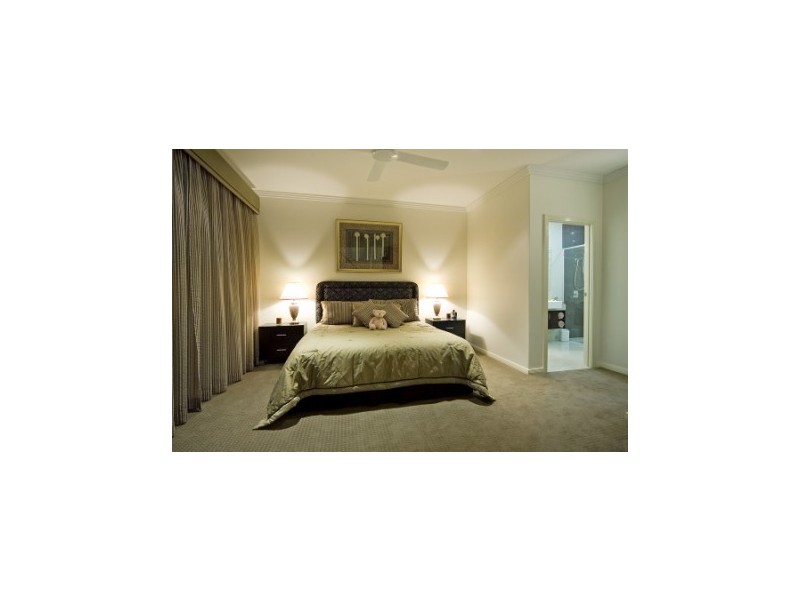 1674 Murten Place, Hope Island QLD 4212