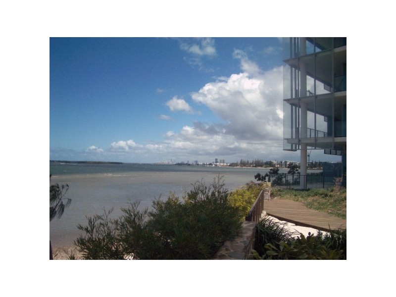 28101  Ephraim Island, Paradise Point QLD 4216