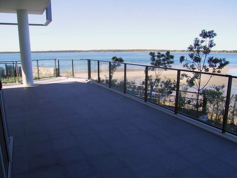 28101  Ephraim Island, Paradise Point QLD 4216