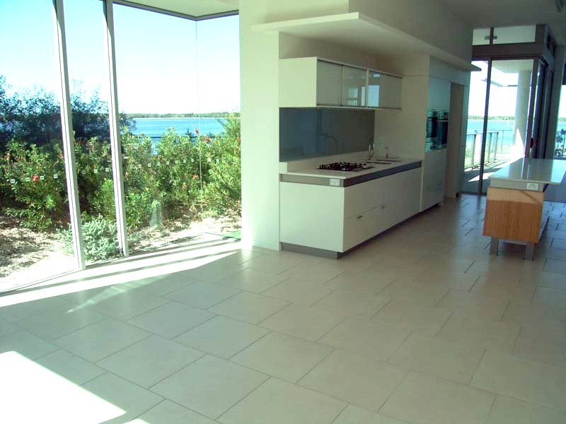 28101  Ephraim Island, Paradise Point QLD 4216
