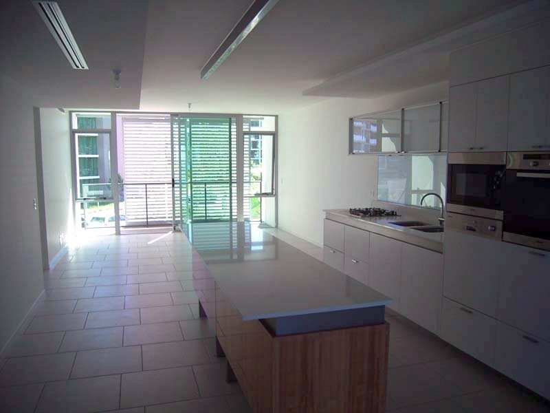 28203 Ephraim Island, Paradise Point QLD 4216