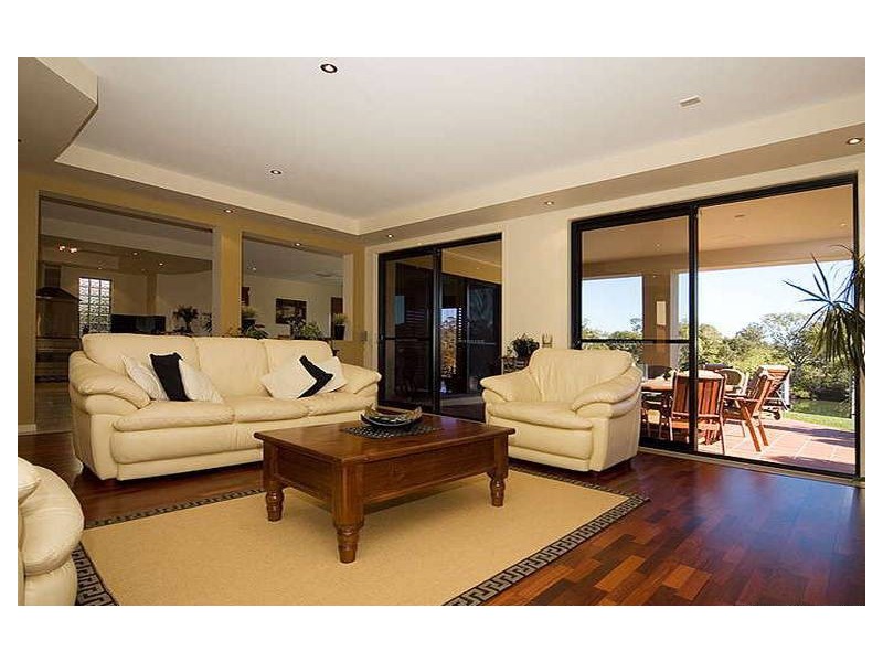 2339 Cressbrook Drive, Hope Island QLD 4212