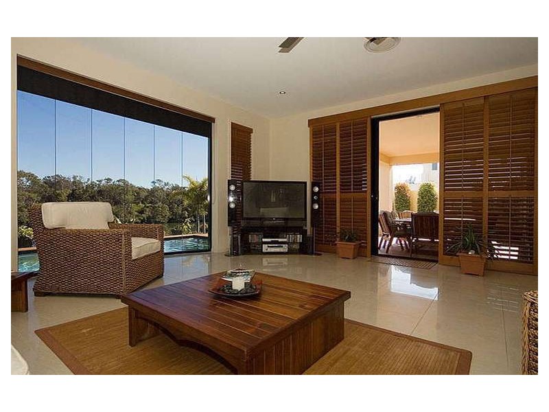 2339 Cressbrook Drive, Hope Island QLD 4212