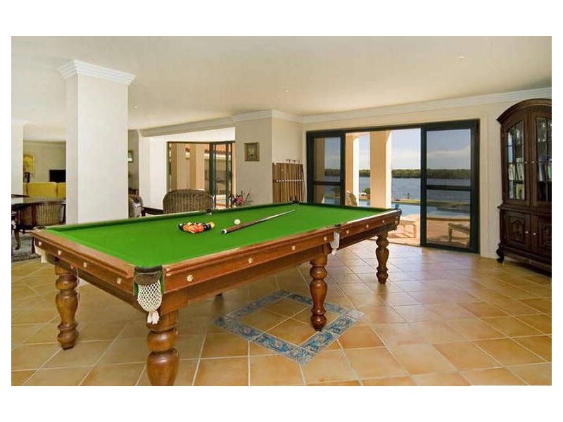 13  Hume Parade, Paradise Point QLD 4216