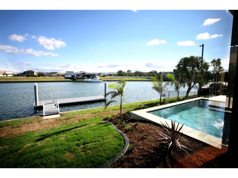 1667 Riverdale Drive, Hope Island QLD 4212
