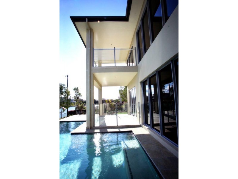 1667 Riverdale Drive, Hope Island QLD 4212