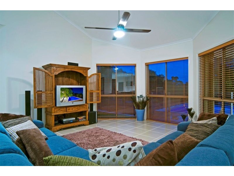 17  Clarence Drive, Helensvale QLD 4212