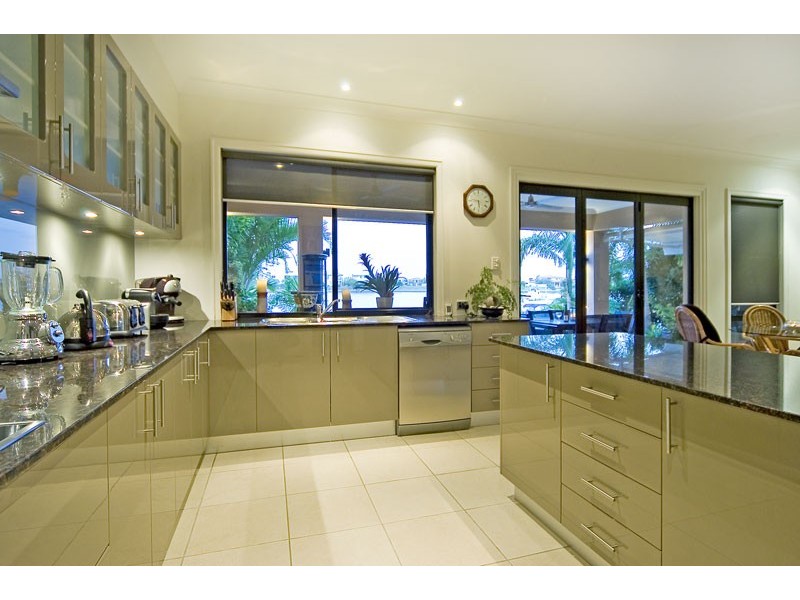 Hope Island QLD 4212