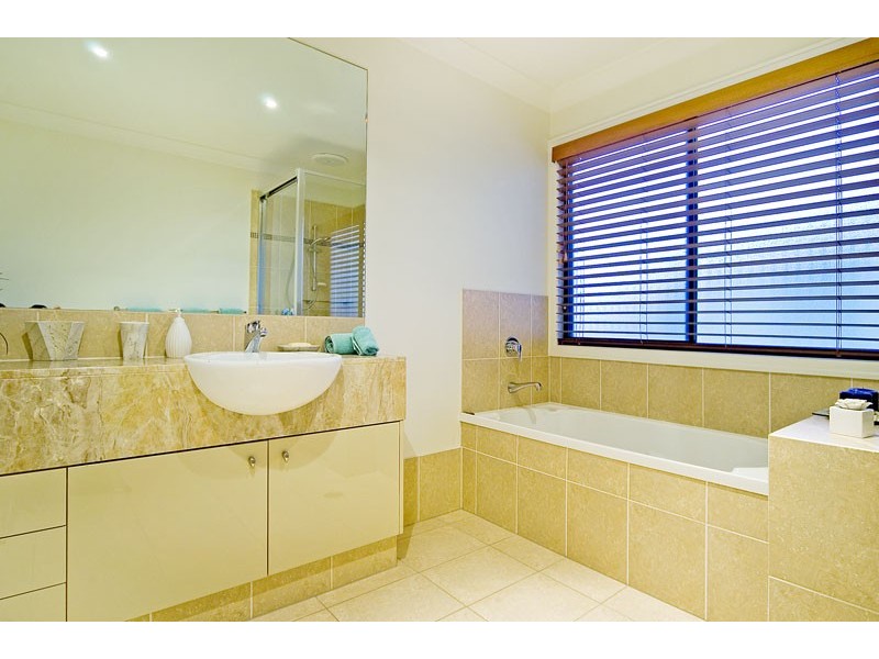 Hope Island QLD 4212