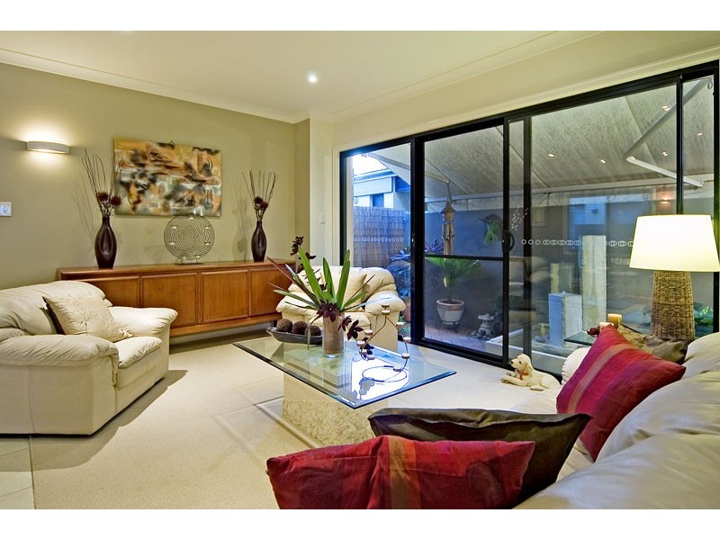 Hope Island QLD 4212