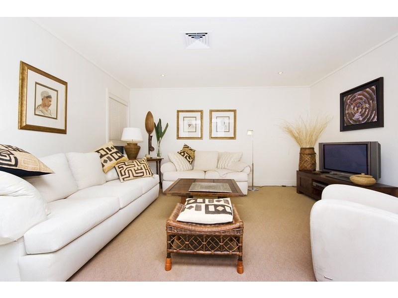 1518 Riverdale Drive, Hope Island QLD 4212