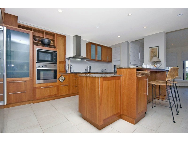 1518 Riverdale Drive, Hope Island QLD 4212