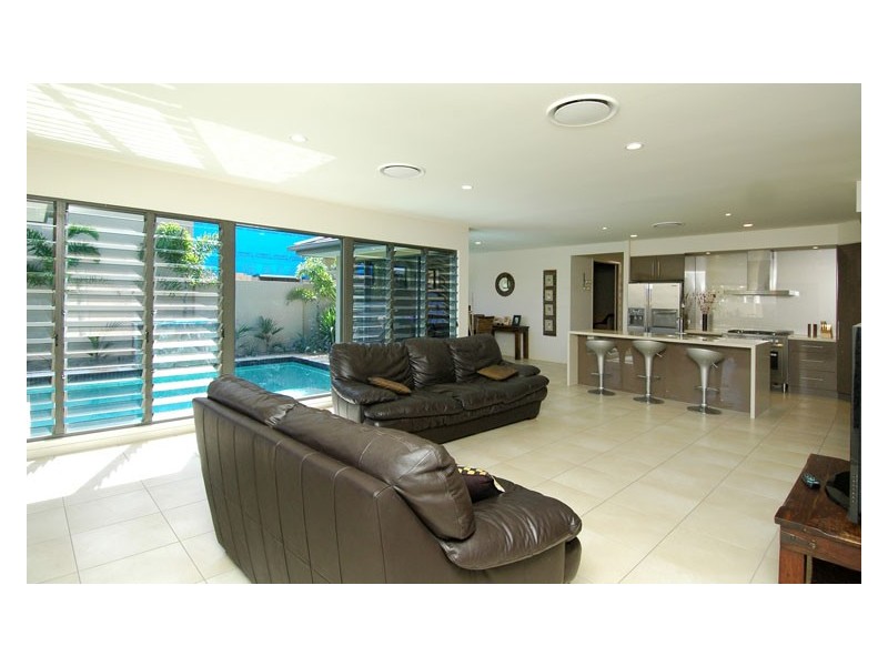 2840 Wylarah Way, Hope Island QLD 4212