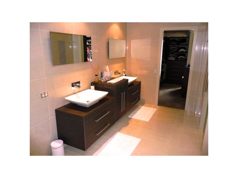 5282 Marine Drive North, Sanctuary Cove QLD 4212