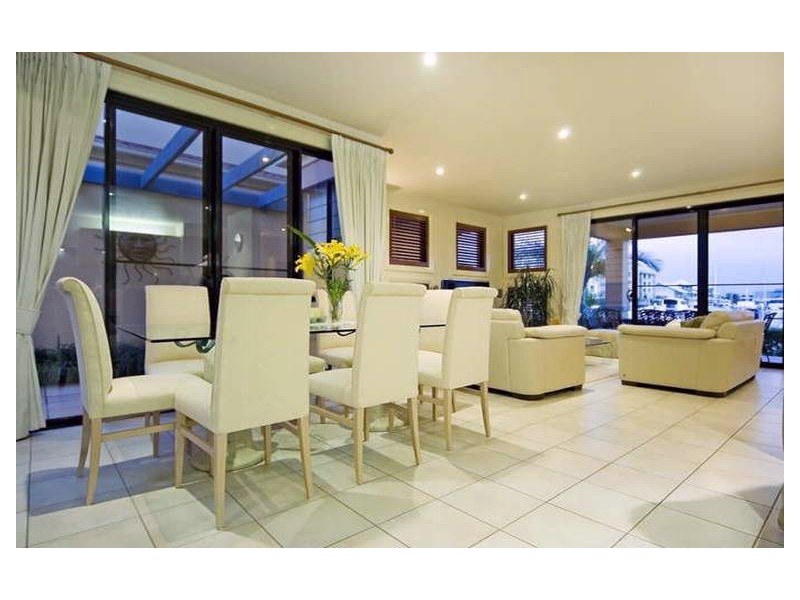 1509 Rosebank Way West, Hope Island QLD 4212