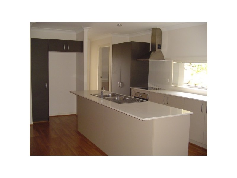 6  Dawe Street, Maudsland QLD 4210