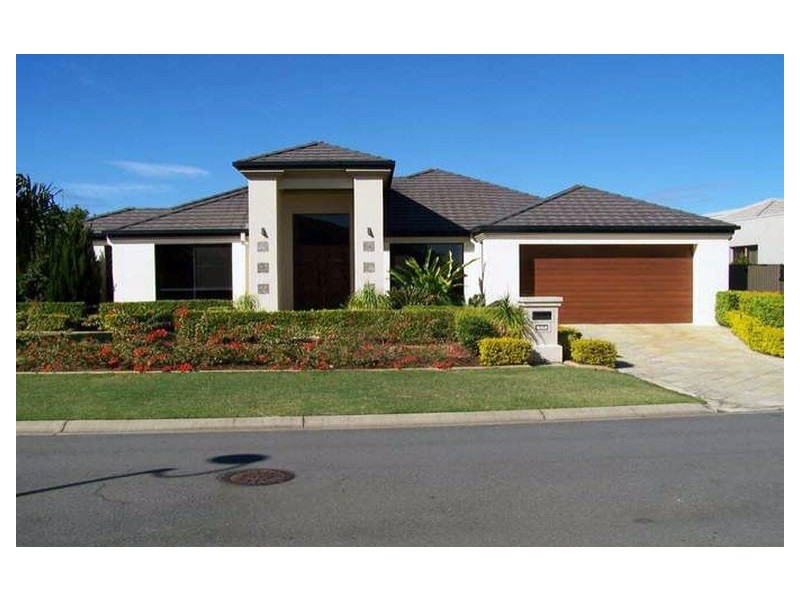 2115 Fernlea Close, Hope Island QLD 4212