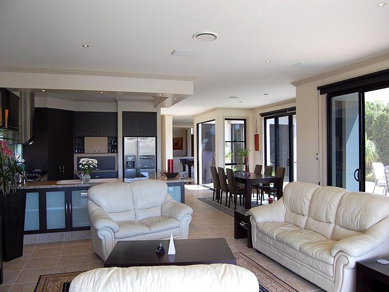 2115 Fernlea Close, Hope Island QLD 4212