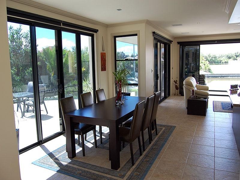 2115 Fernlea Close, Hope Island QLD 4212