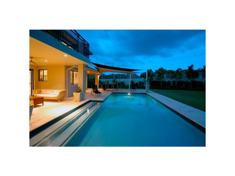 1092  Beechwood Drive, Hope Island QLD 4212