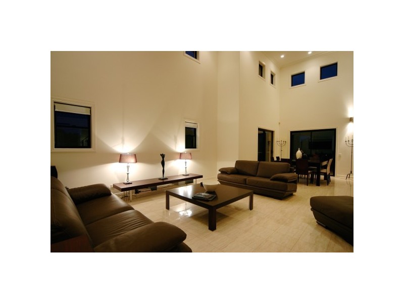 1092  Beechwood Drive, Hope Island QLD 4212