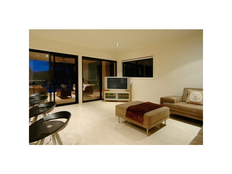 1092  Beechwood Drive, Hope Island QLD 4212