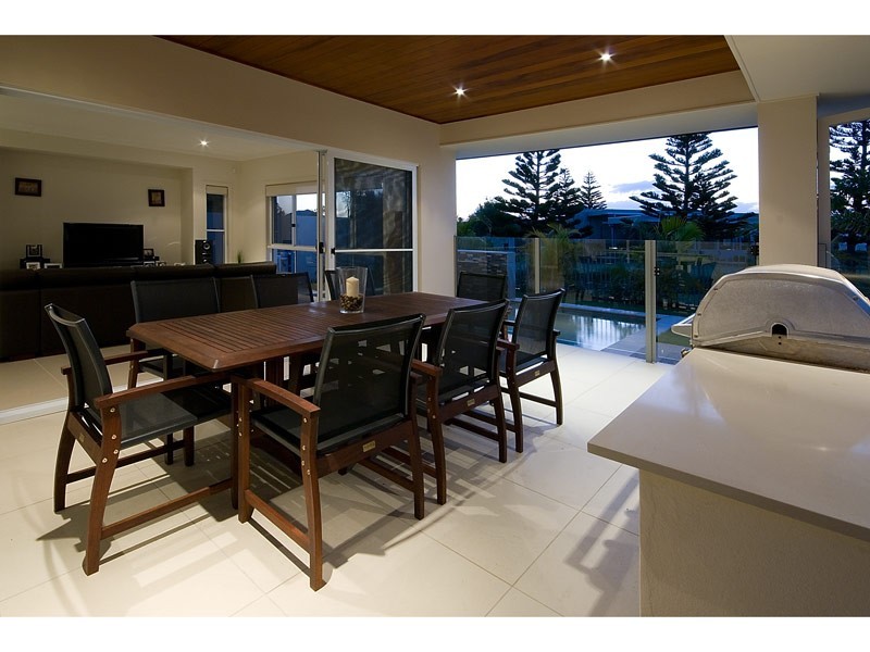 2816 Gracemere Circuit East, Hope Island QLD 4212