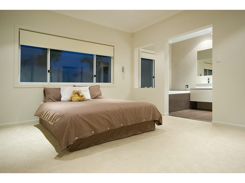 2816 Gracemere Circuit East, Hope Island QLD 4212