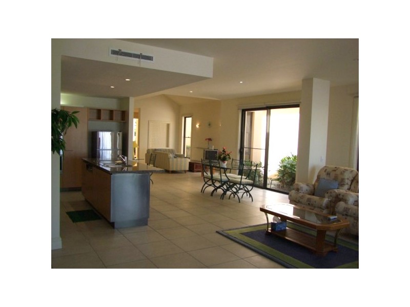 1505 Rosebank Way, Hope Island QLD 4212
