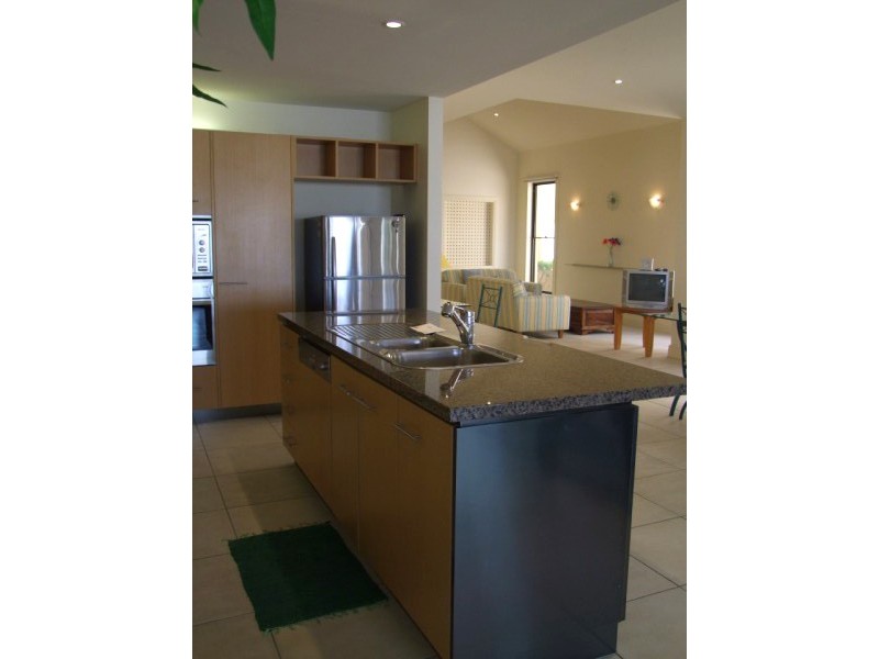 1505 Rosebank Way, Hope Island QLD 4212